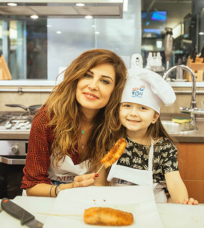 1449058745_Hande_Kazanova